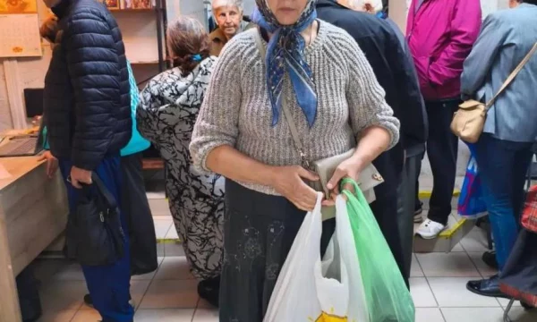 Неужели набор продуктов способен подарить счастье и новое дыхание людям после трудных времен