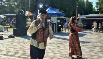 Петр и Марина Суховы наполнили Мирный песнями в честь основания космодрома Плесецк и Дня города Петр и Марина Суховы наполнили Мирный песнями в честь основания космодрома Плесецк и Дня города