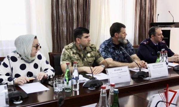 Офицер Росгвардии принял участие в круглом столе, посвящённом противодействию терроризму Офицер Росгвардии принял участие в круглом столе, посвящённом противодействию терроризму